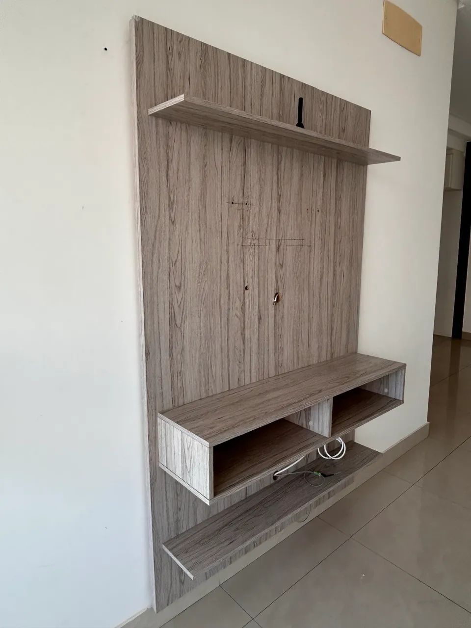 Rack cinza de MDF em ótimo estado 