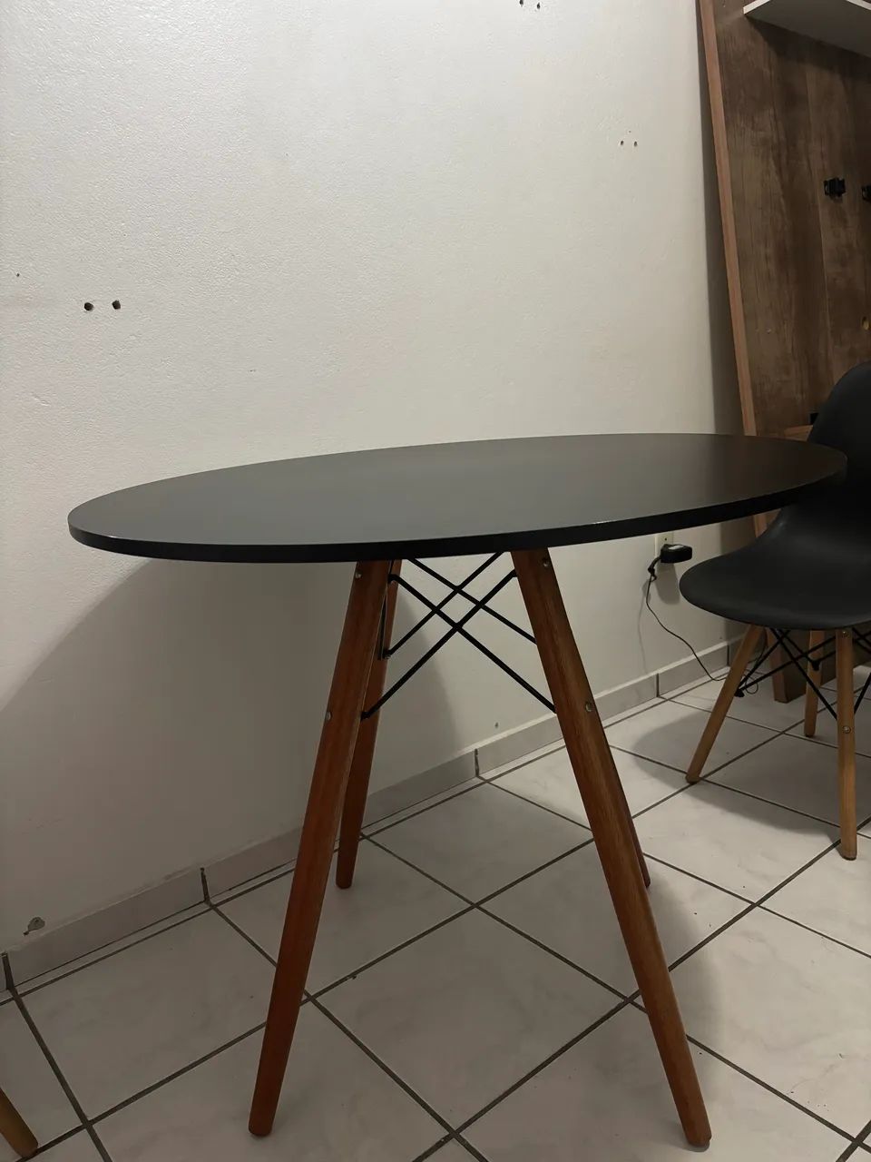 Mesa redonda preta 