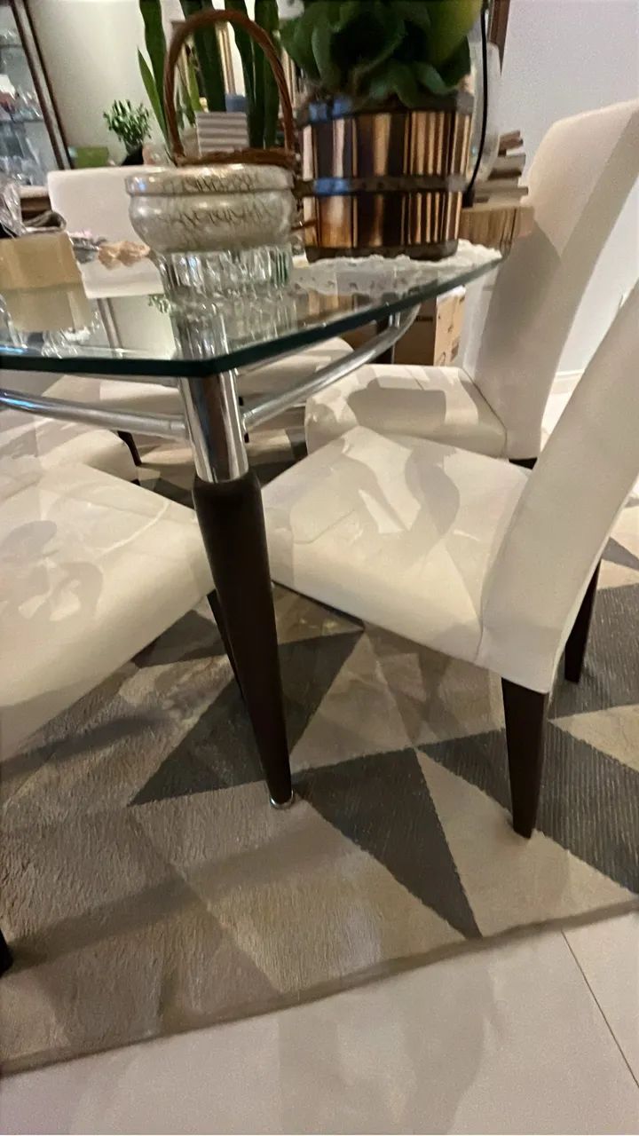 Mesa de Jantar com 6 cadeiras 