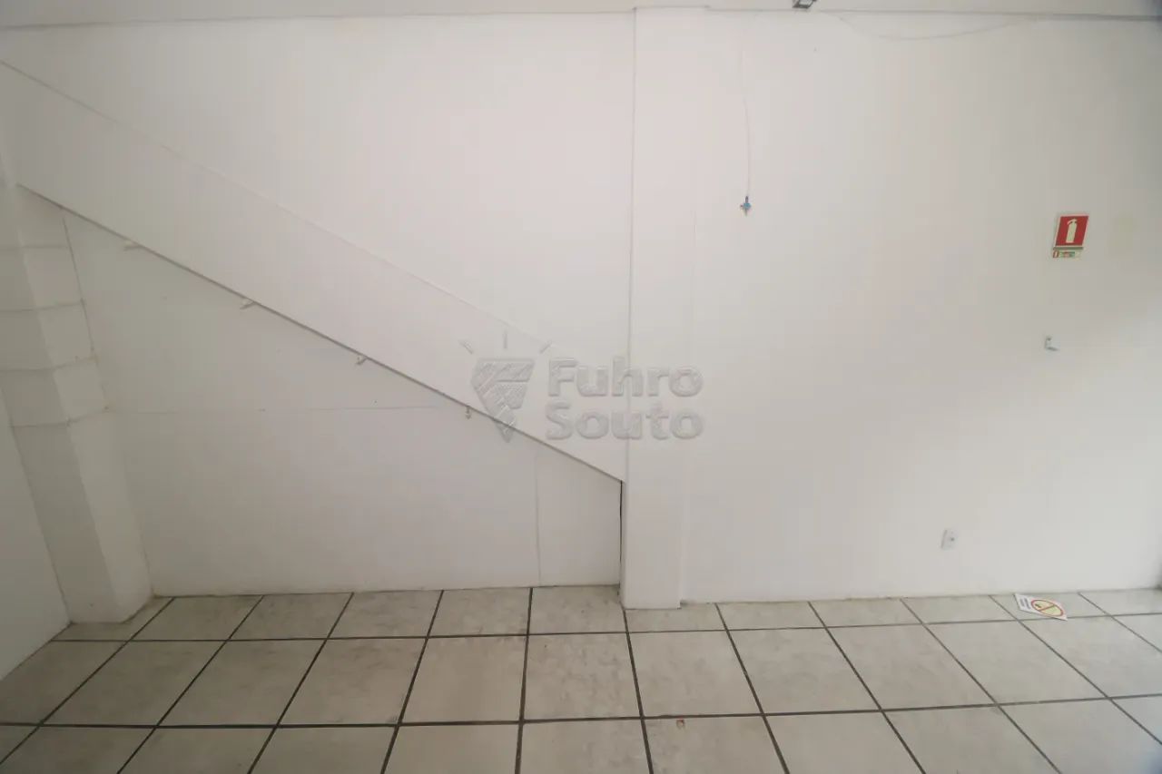Loja Comercial no Centro de Pelotas - Visibilidade e Espaço Funcional - Foto 5