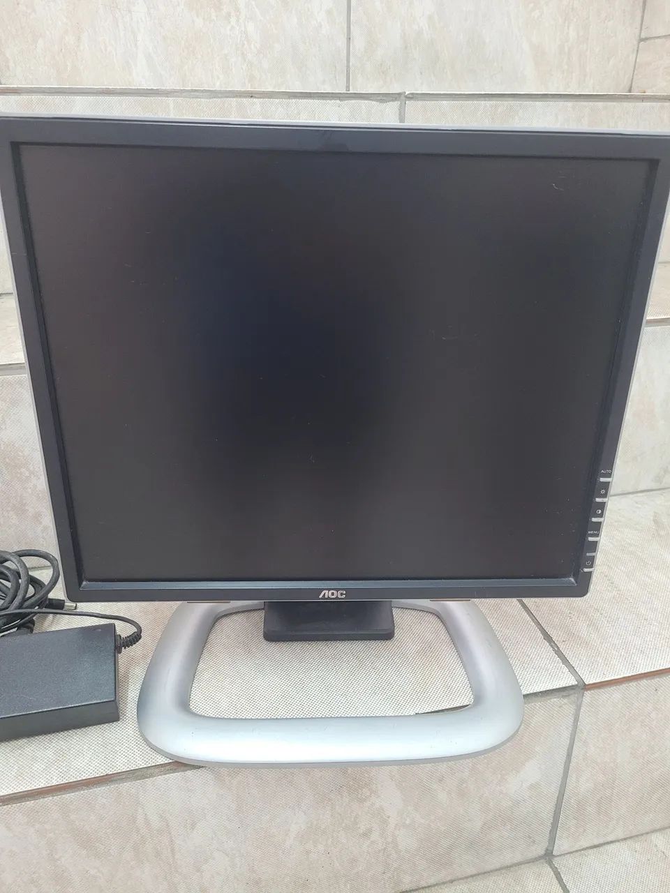 Monitor LCD AOC 17 polegadas (VGA)