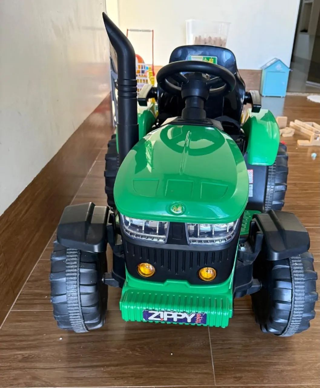 Trator Elétrico Infantil com Carreta - Pouquíssimo Uso - Foto 2