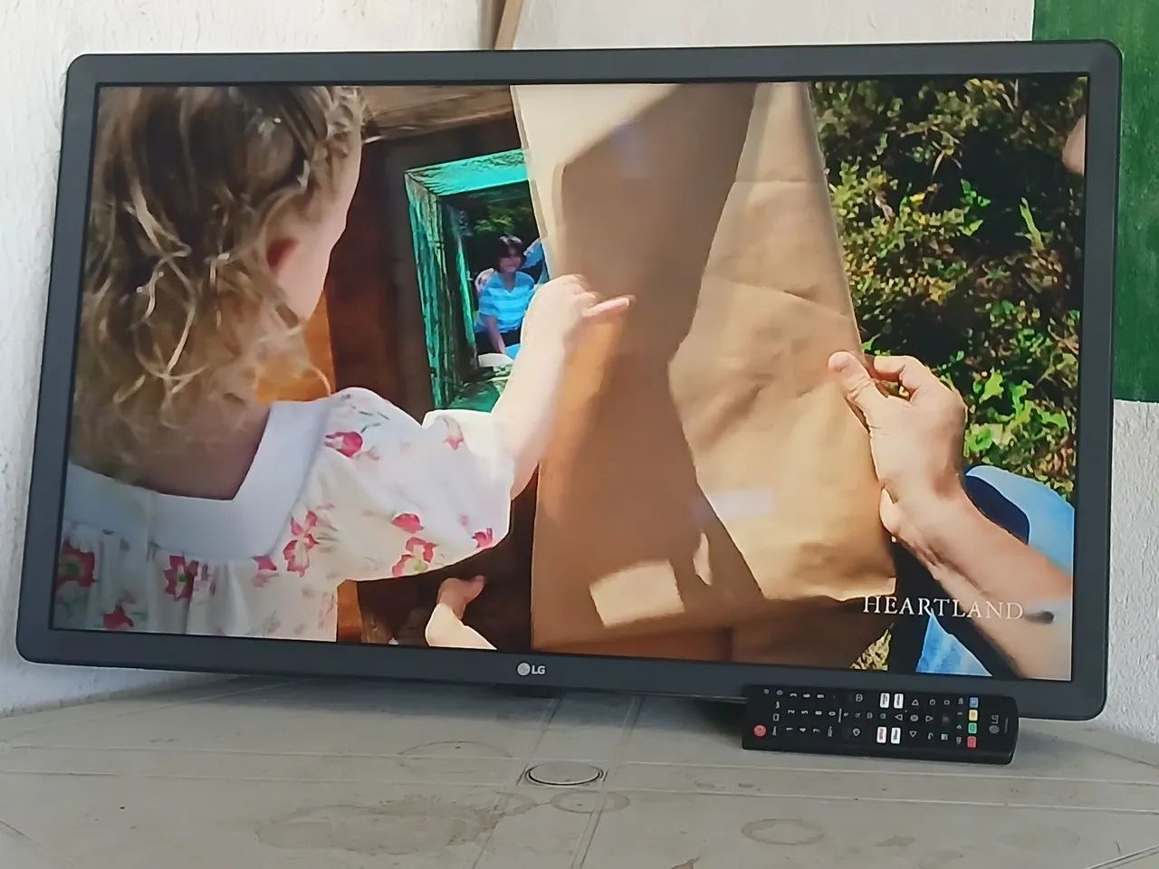 Smart tv LG 32 + controle ! - Foto 3