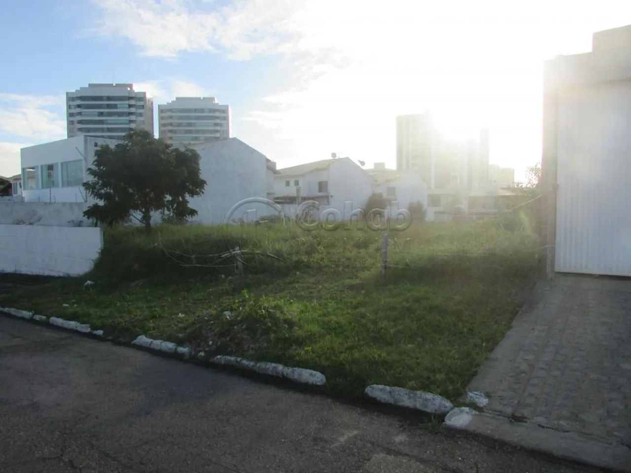 Terreno no Bairro Atalaia, próximo a praia.