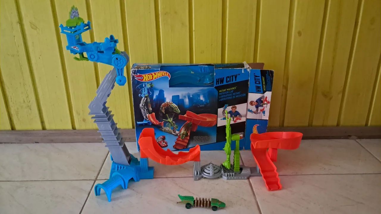 Pista Hot wheels Mutant machines