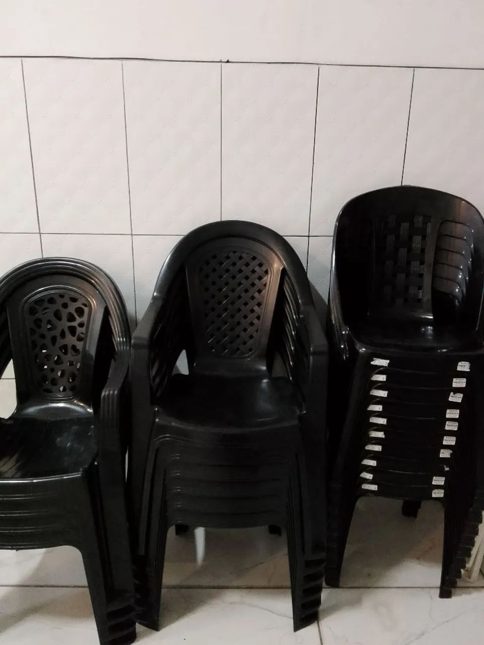42 cadeiras preto/branco  - Foto 3