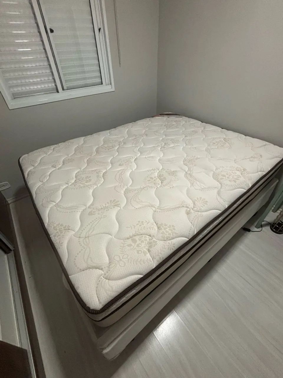 Colchão Queen Castor D26