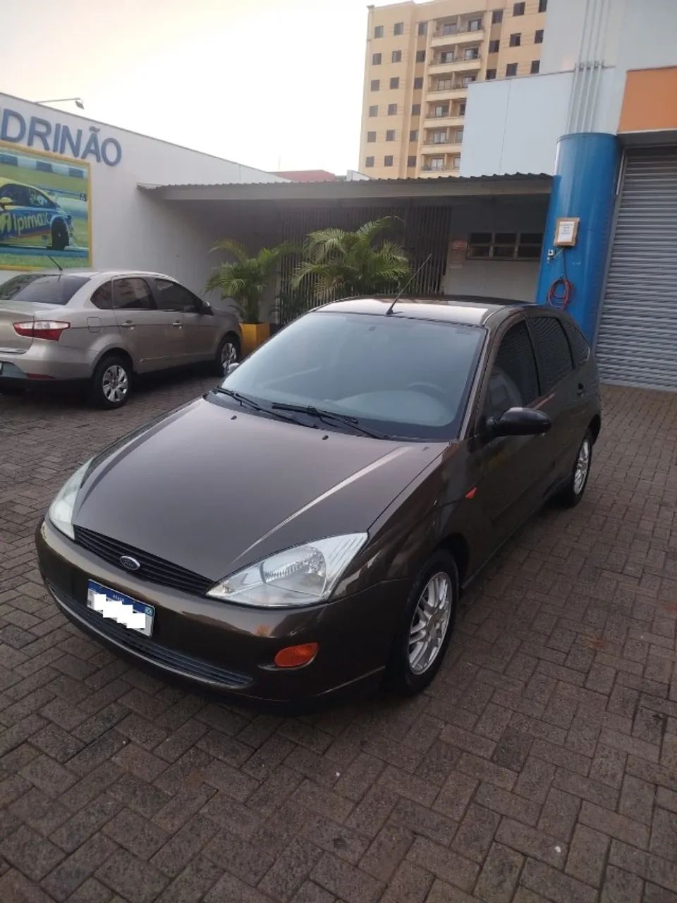 Ford Focus 1.8 16V 5P 2001