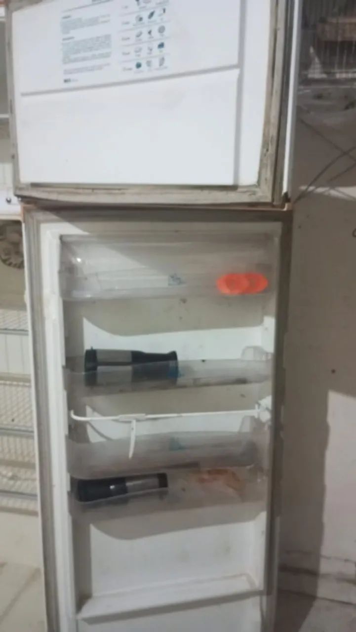 Vendo Geladeiras com defeito - Foto 5