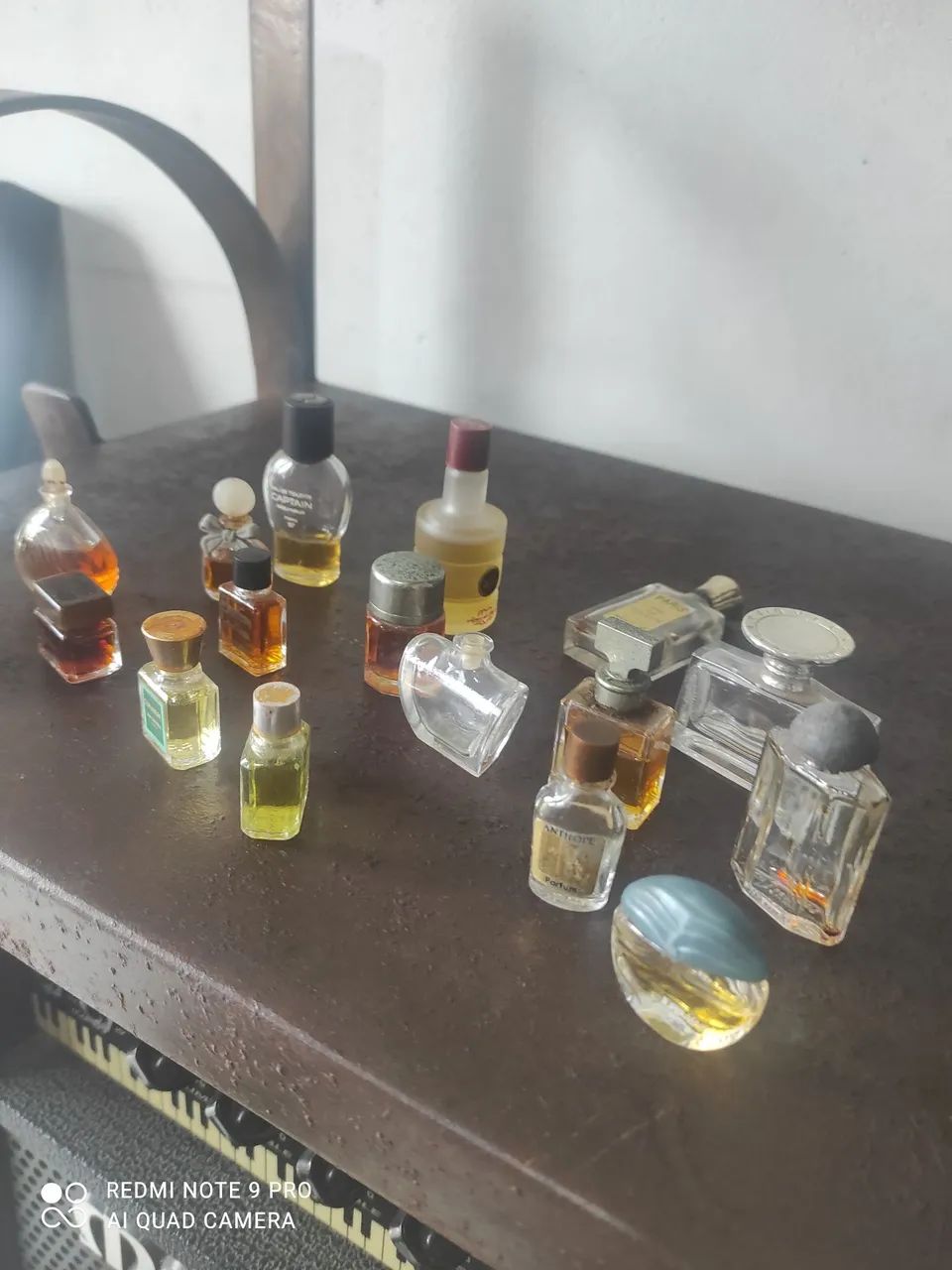 Mini vidros de perfume,antigos ,leia: - Foto 4