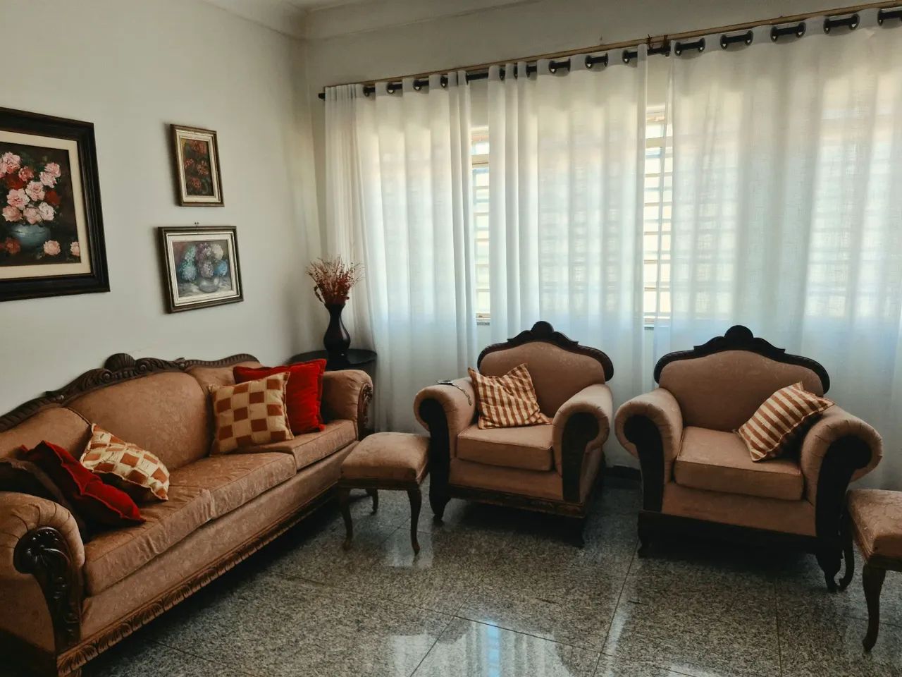 Conjunto sofa 3 lugares, 2 poltronas  2 banco