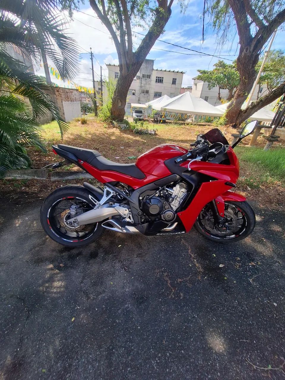Cbr650f  bem conservada 