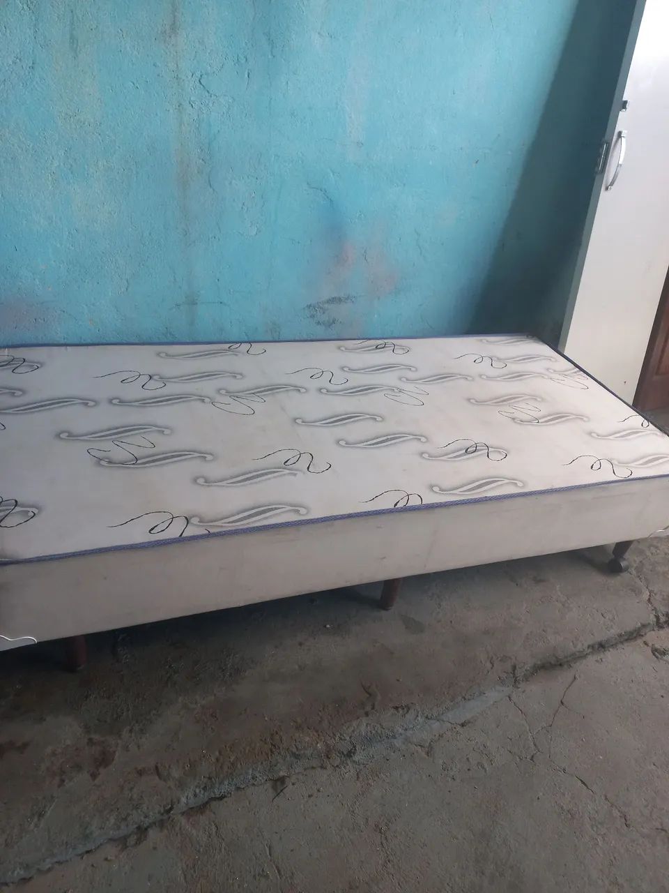 Cama box solteiro usado  