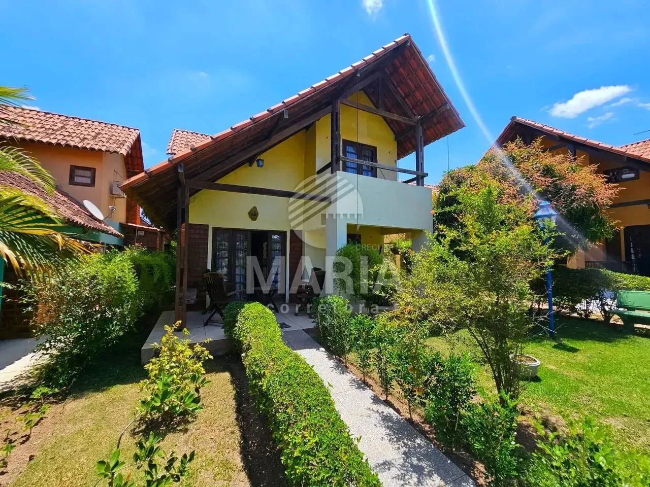 Casa de condomínio com 03 suítes à venda em Gravatá/PE!