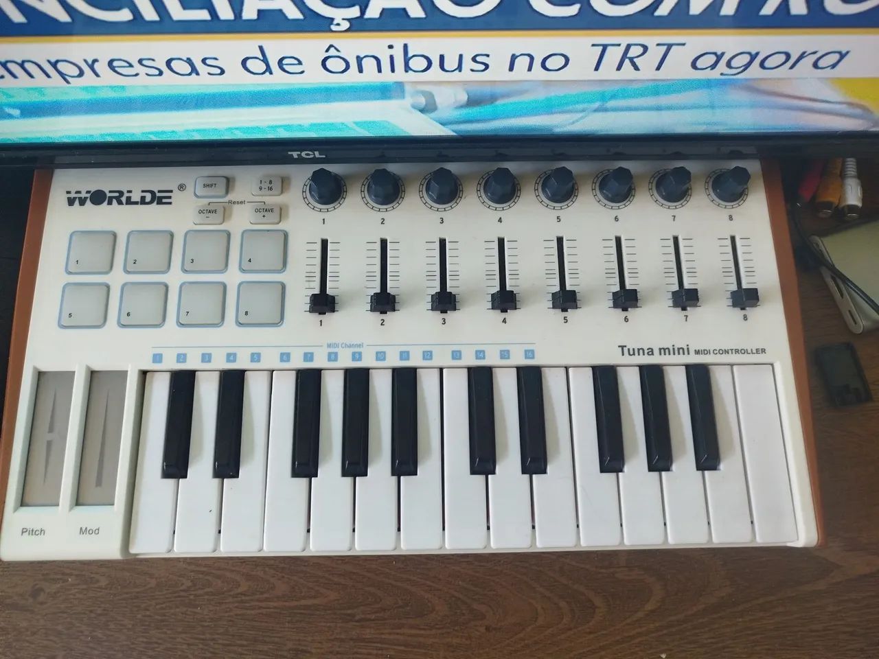 Teclado controlador Midi 