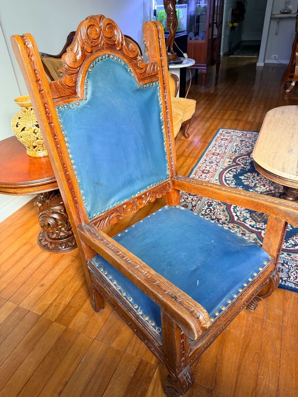 Poltrona de madeira antiguidade  - Foto 4
