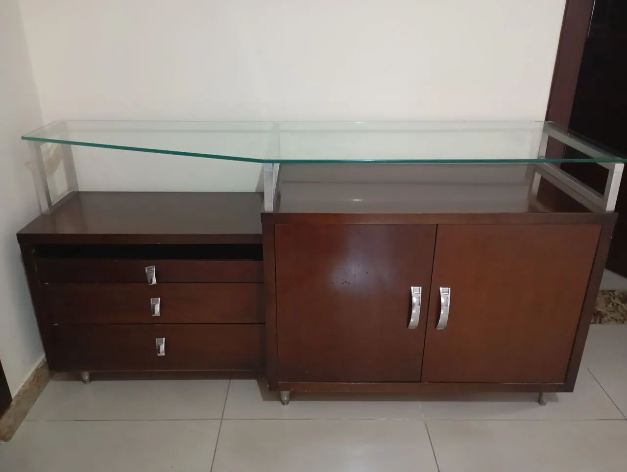 Conjunto sala de jantar: mesa 6 cadeiras e buffet em MADEIRA MACIÇA  - Foto 2
