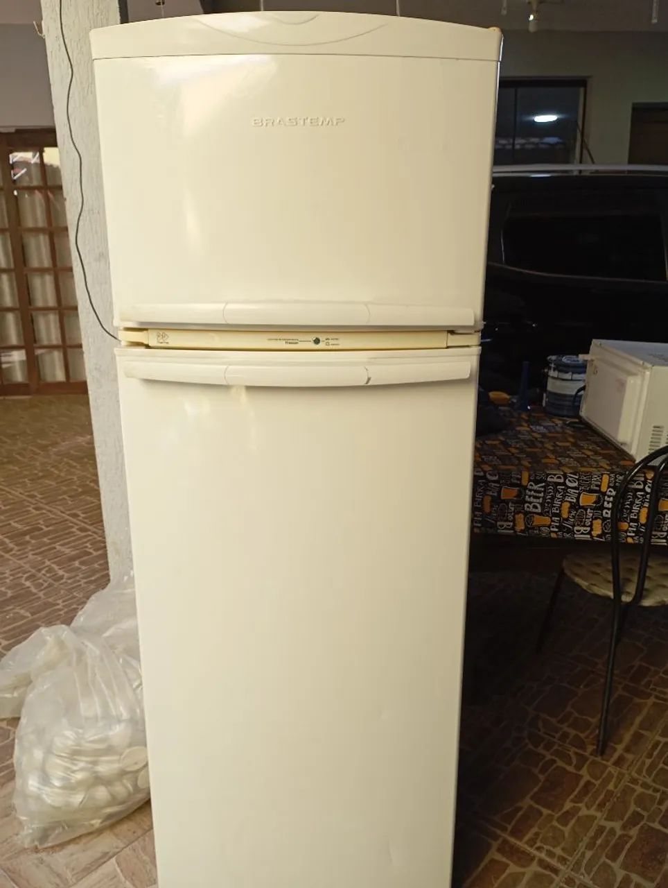 Vendo geladeira e microondas 