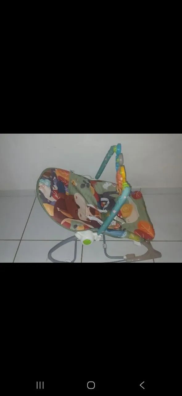 Cadeirinha vibratória de bebê 
