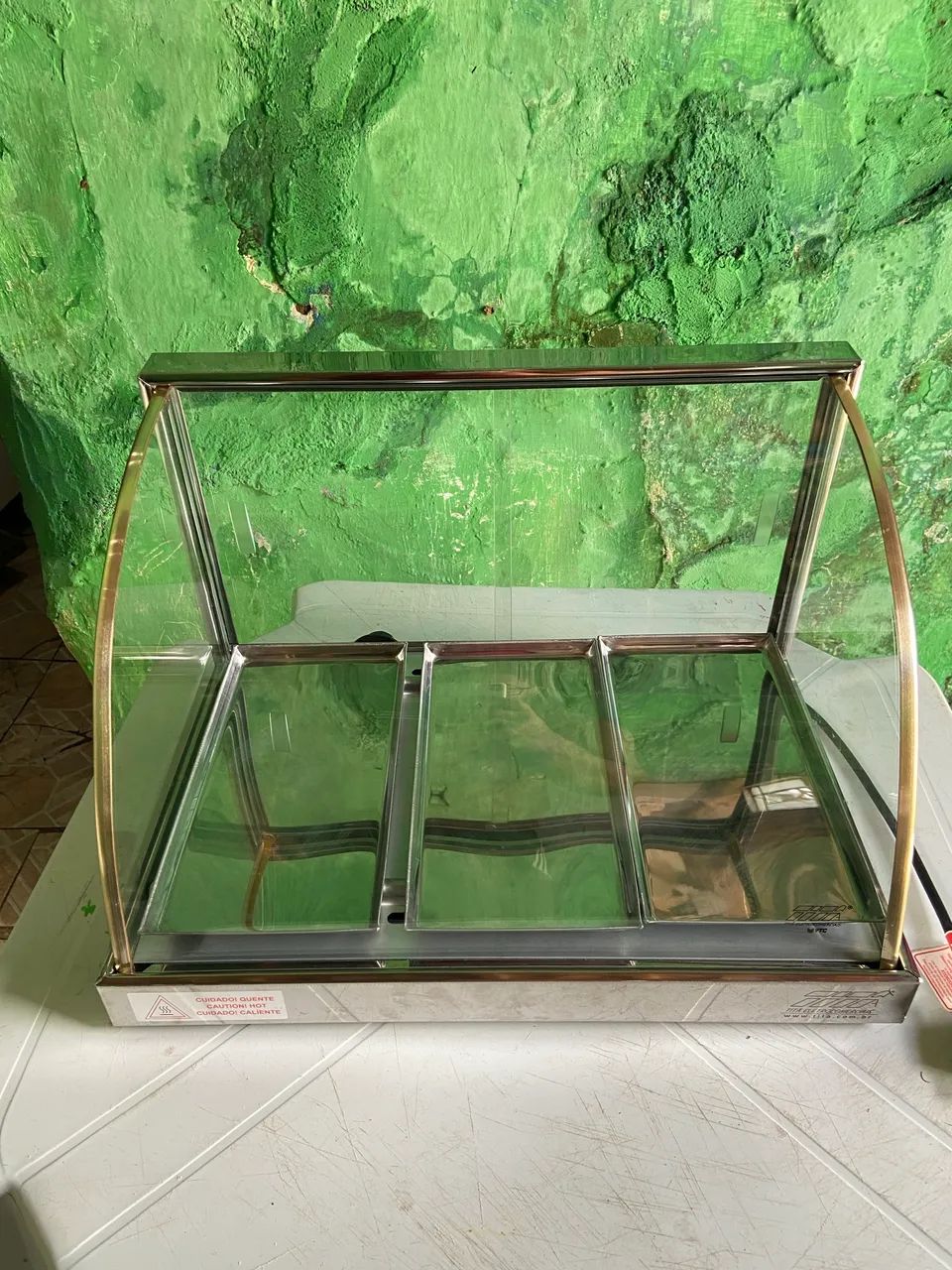 Estufa de salgados funcionando perfeitamente 