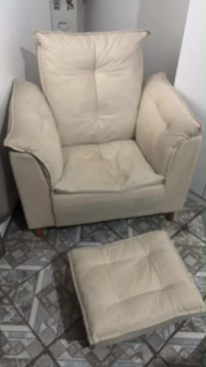 Quarto de bebê com armário, berço, cômoda e cadeira de amamentação  - Foto 4