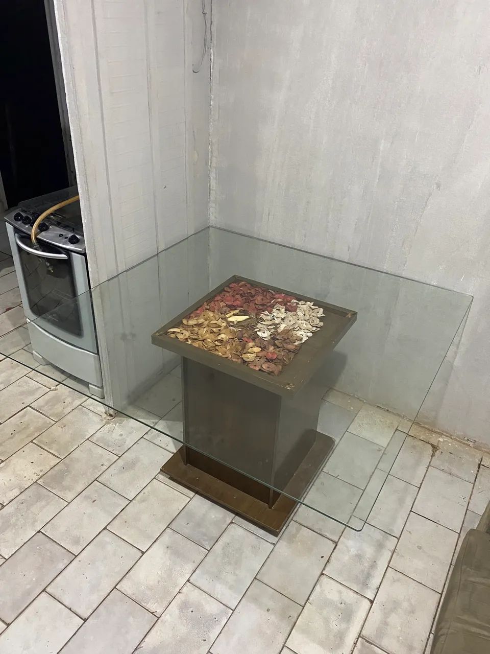 Vendo mesa 8 lugares sem as cadeiras 