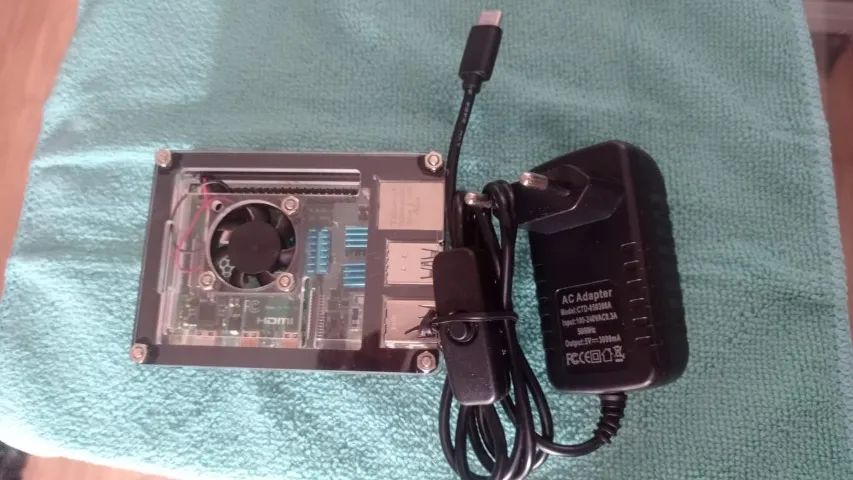 Raspberry Pi 4 Model B - Kit Completo com Case, Cooler e Fonte - Foto 3