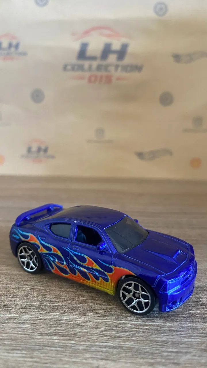Hot Wheels 2006 Dodge Charger SRT8