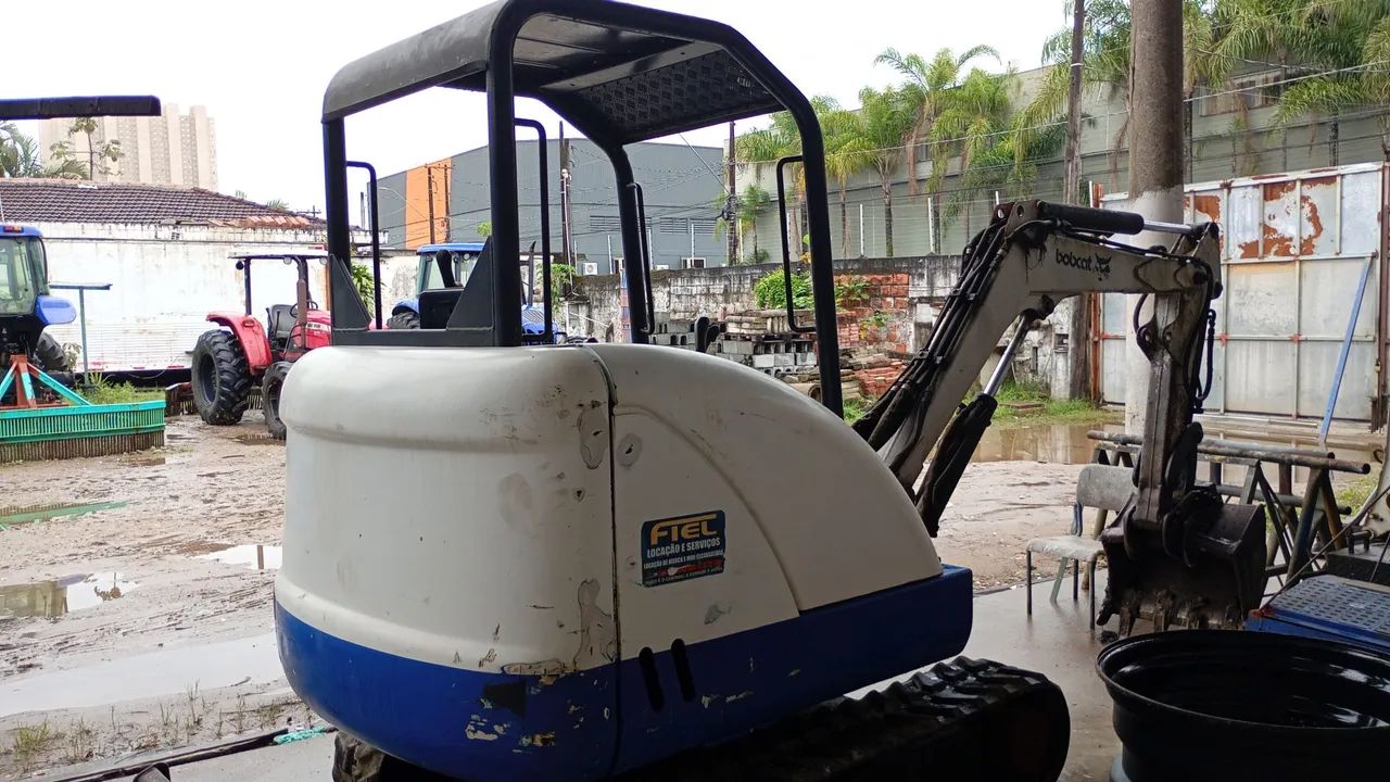 Mini Escavadeira Bobcat - S325 ano 2010. - Foto 6