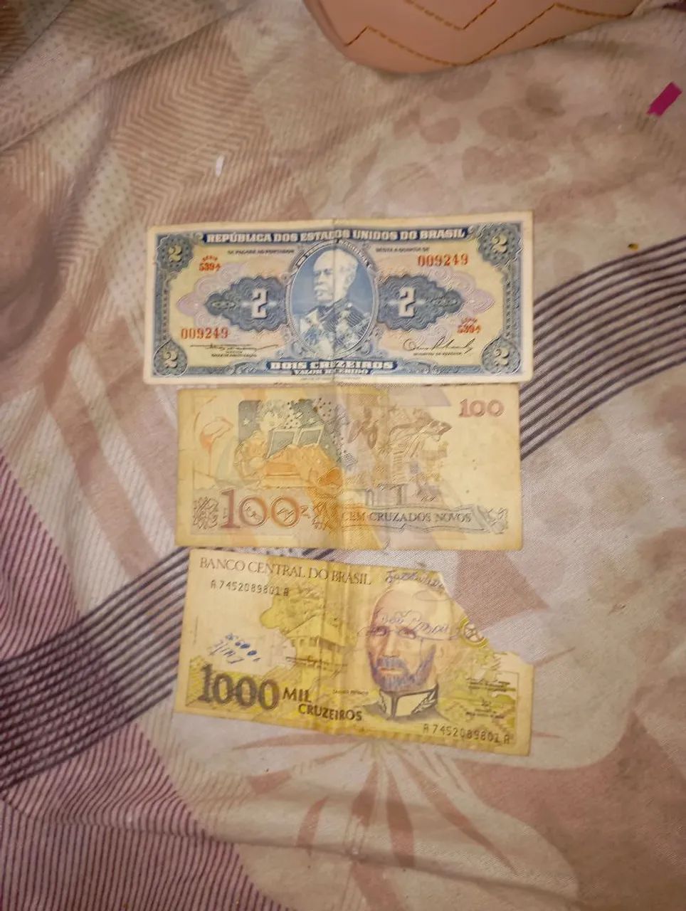 Vendo cédulas 4  pra quem e colecionador 