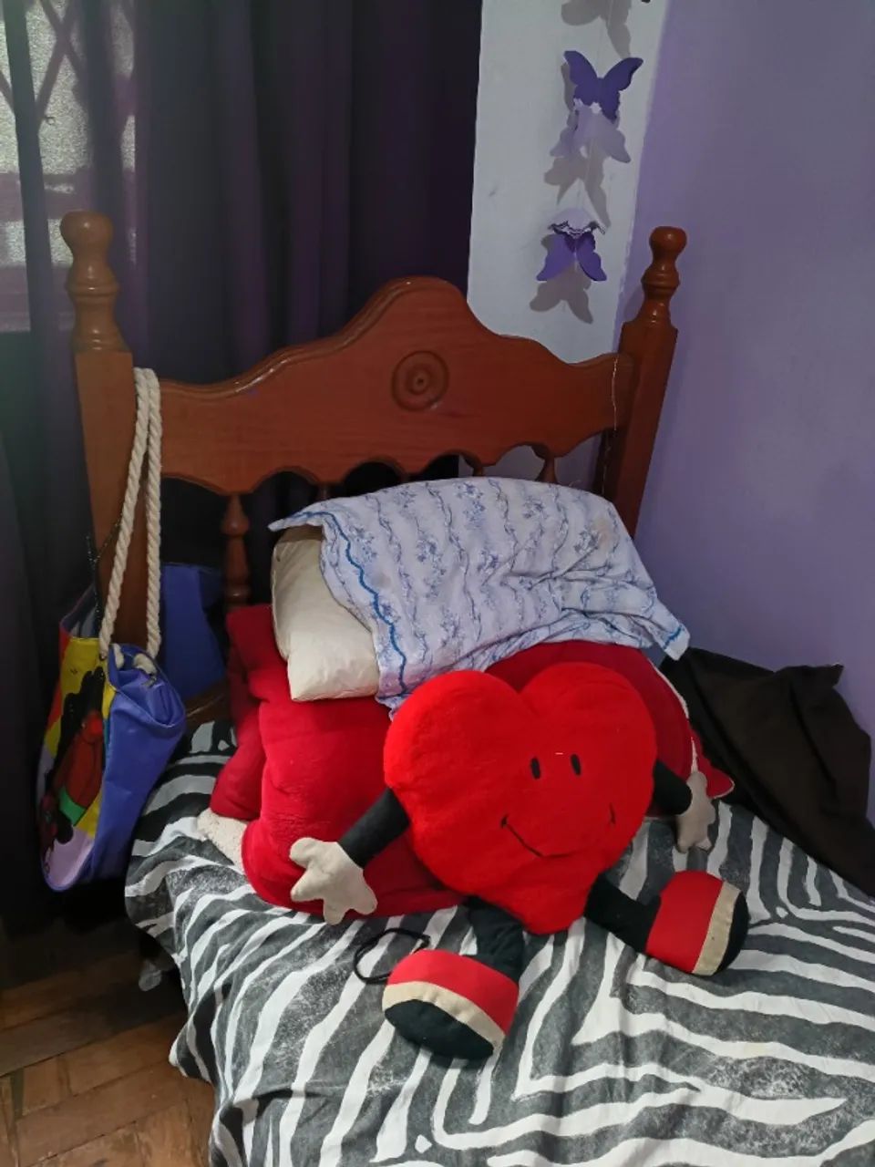 Cama de madeira solteiro