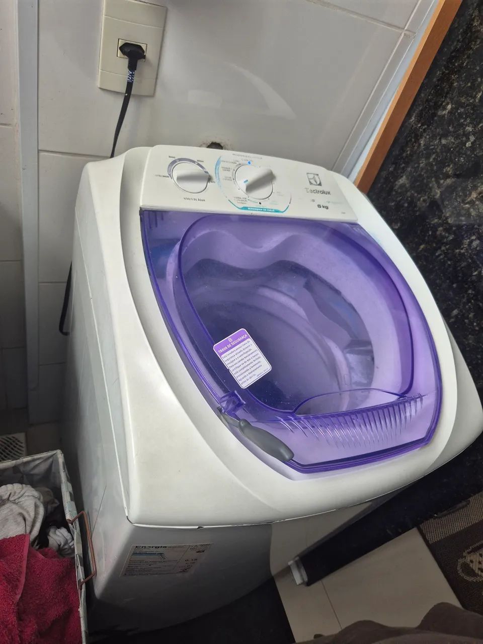Máquina de lavar estragada fazendo barulho 