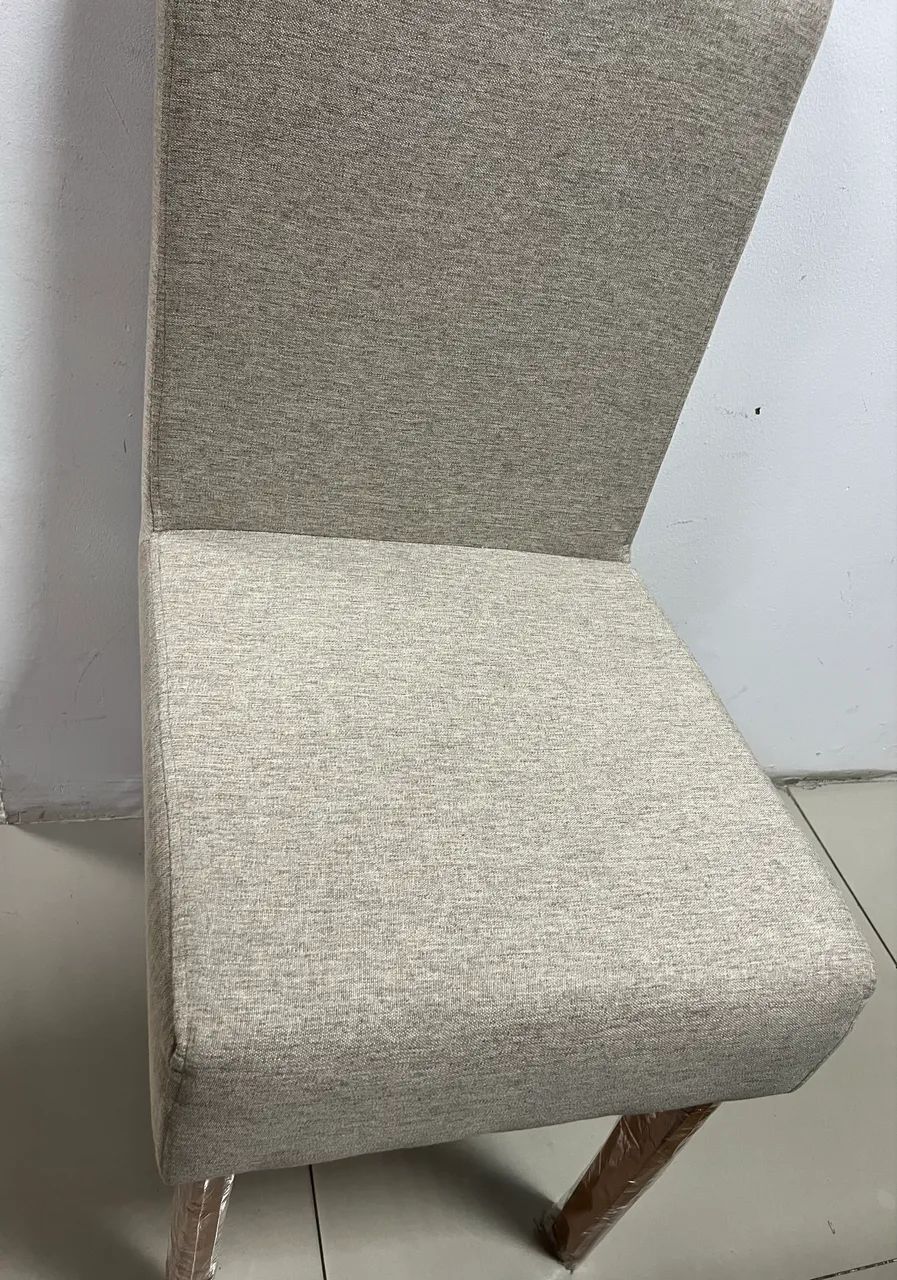 Cadeira pra mesa de jantar nova