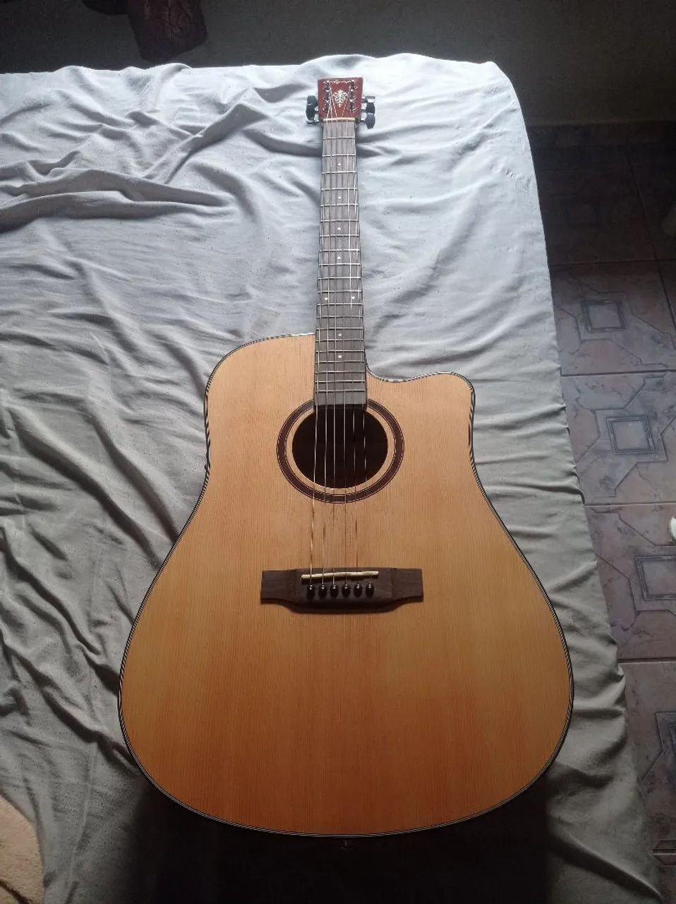 Violão elétrico 