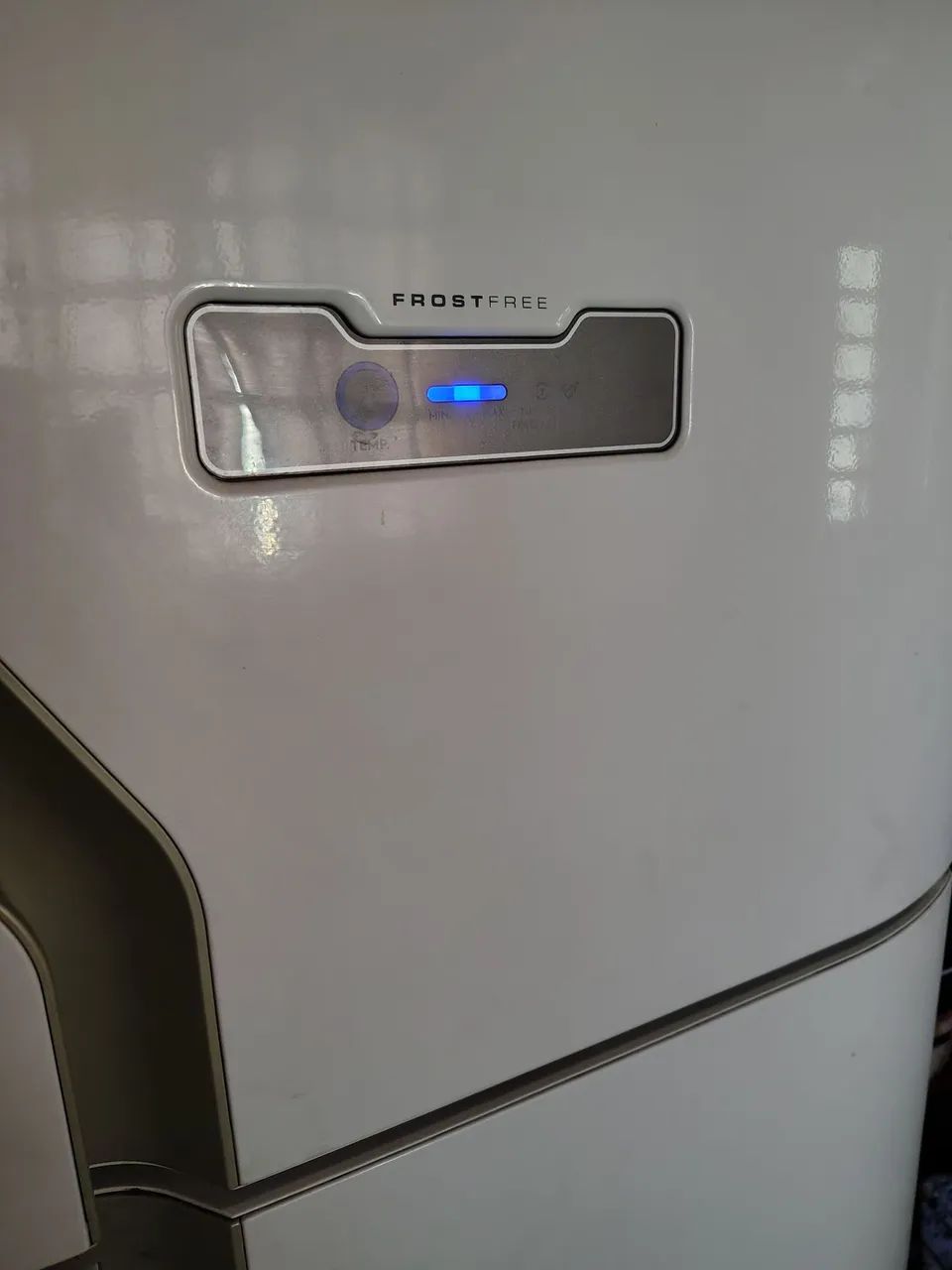 Vendo geladeira Eletrolux 
