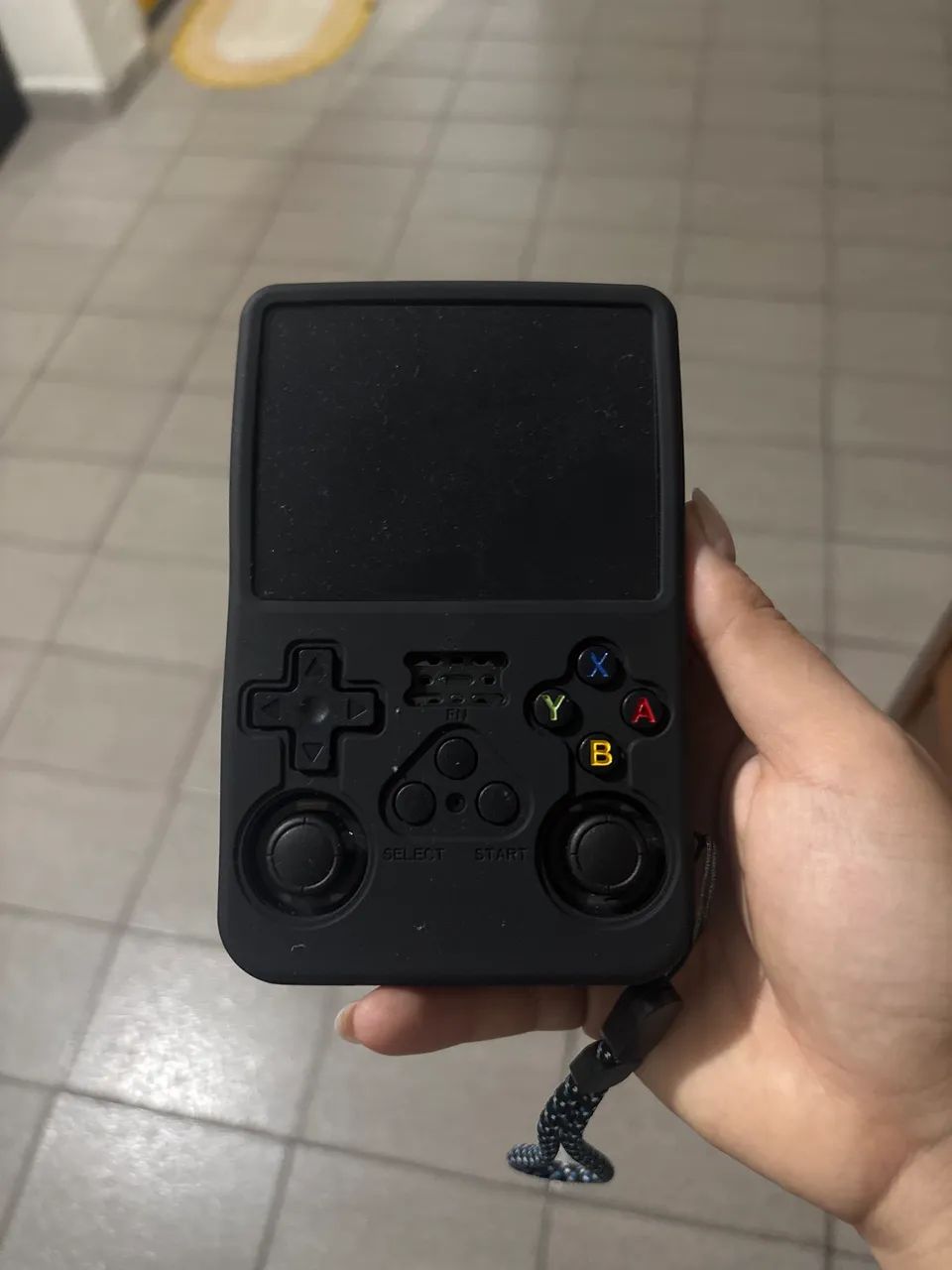 Game console 