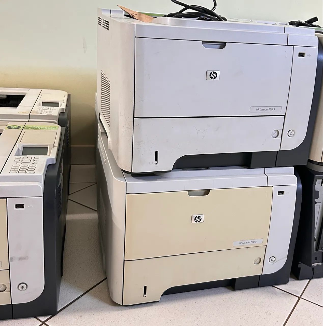 Impressora HP LaserJet P3015 - Foto 2