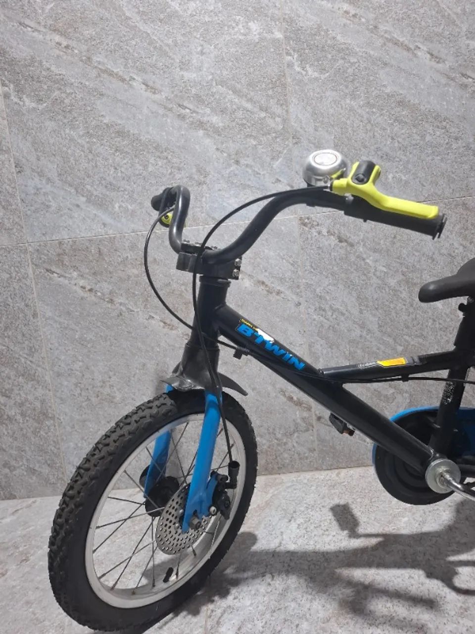 Bicicleta infantil aro 16 Dark Hero 500 - Foto 2