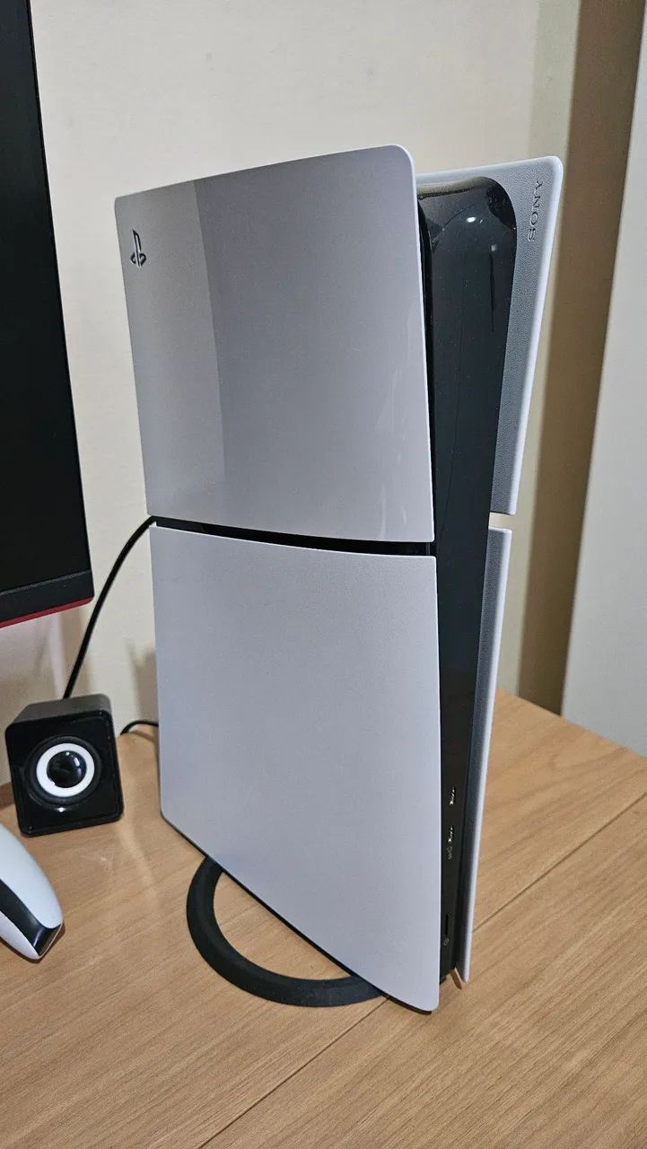 Ps5 Slim 1T com 2 controles