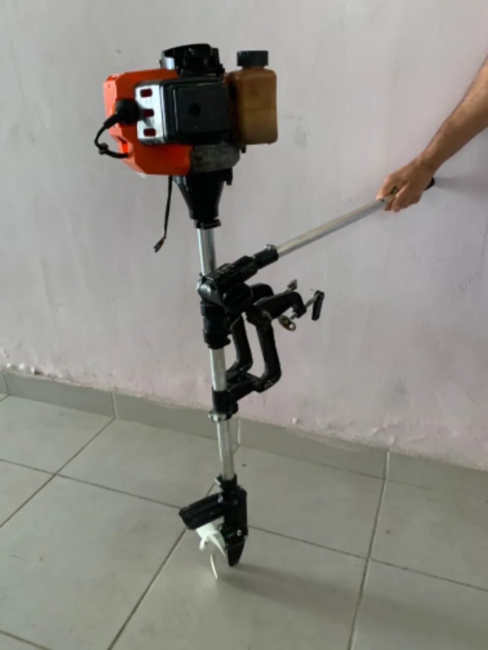 Motor de popa ideal para caiaques e embarcações até 5m - 3HP - Foto 5