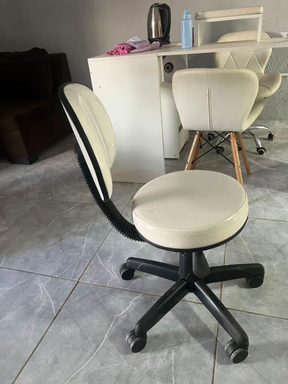 Cadeira mocho giratória com encosto - Foto 4