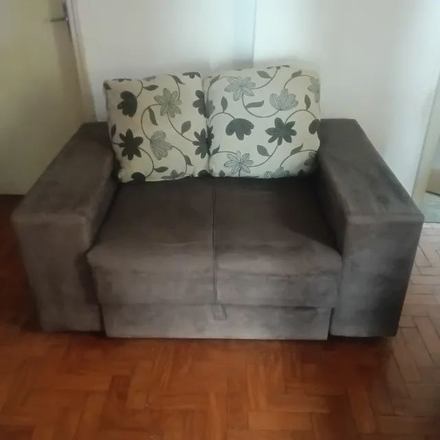Sofa 2 lugares suede com 2 almofadas