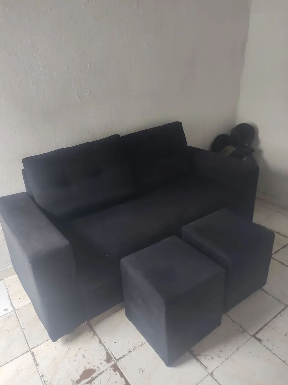 sofá com 2 puf 
