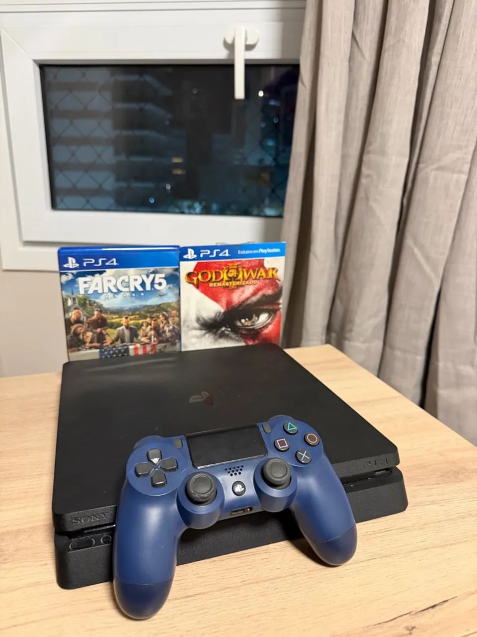 PS4 slim 
