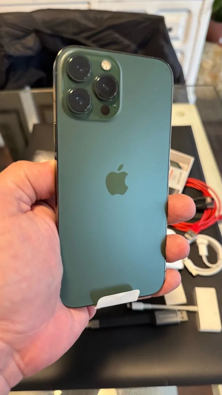 iPhone 13 Pro Max (impecável) + Acessórios Apple