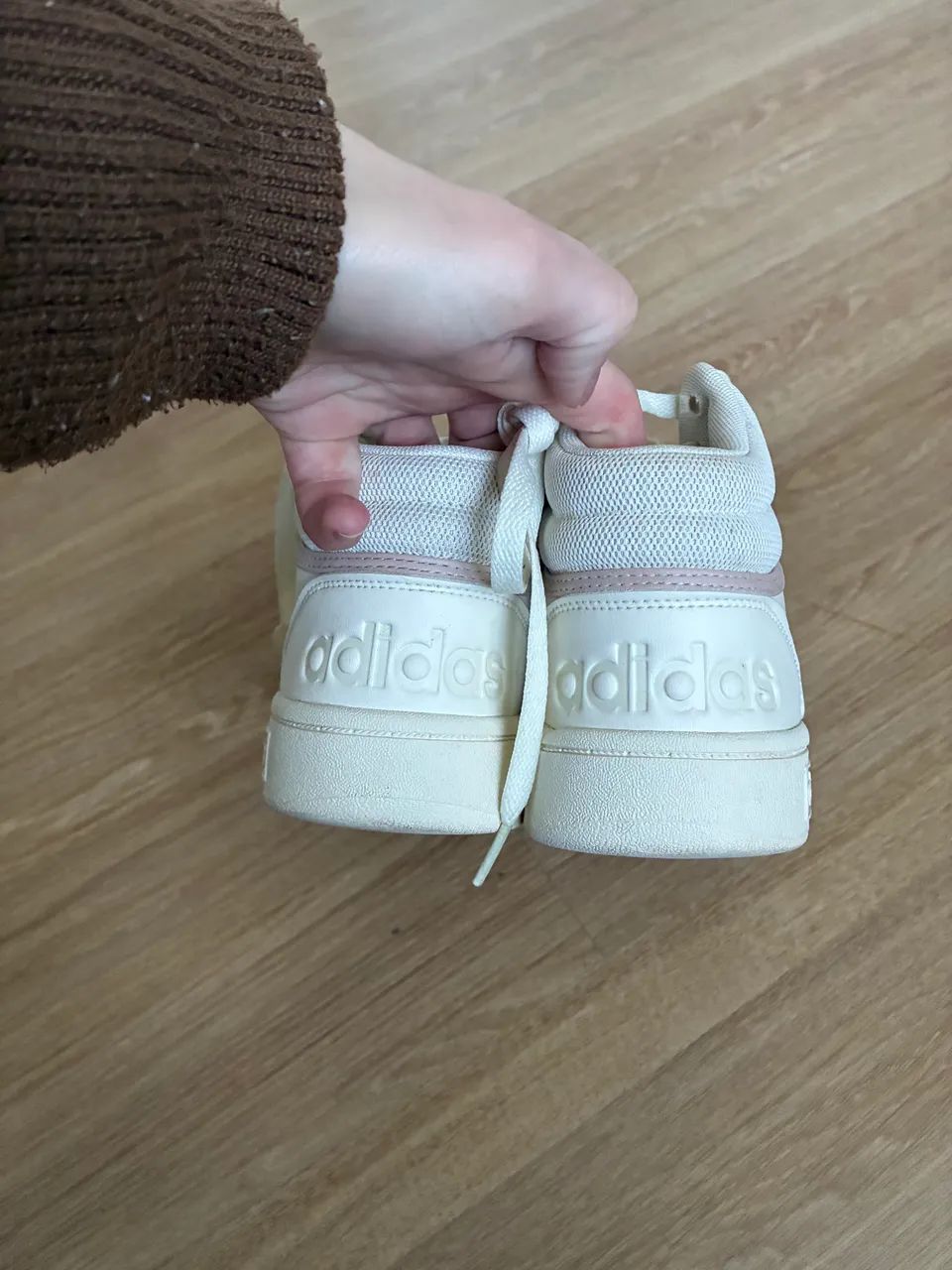 Tênis adidas hoops mid - Foto 2