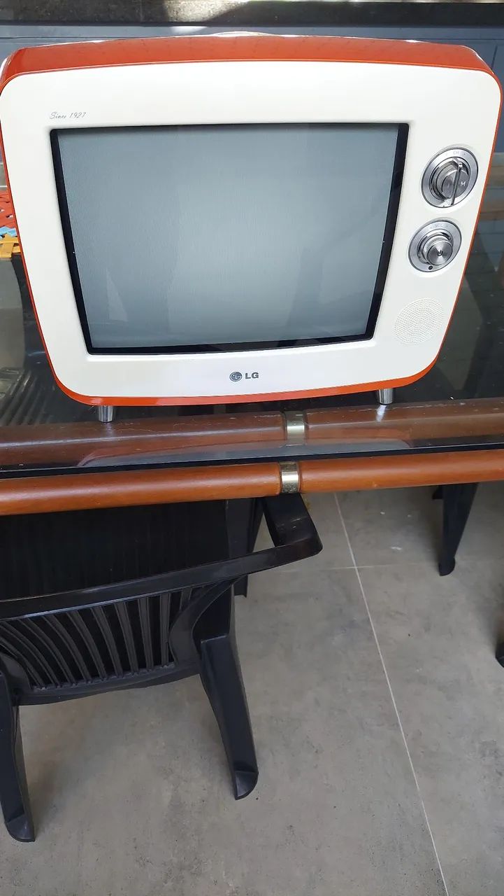TV LG Retrô. Semi nova! - Foto 2