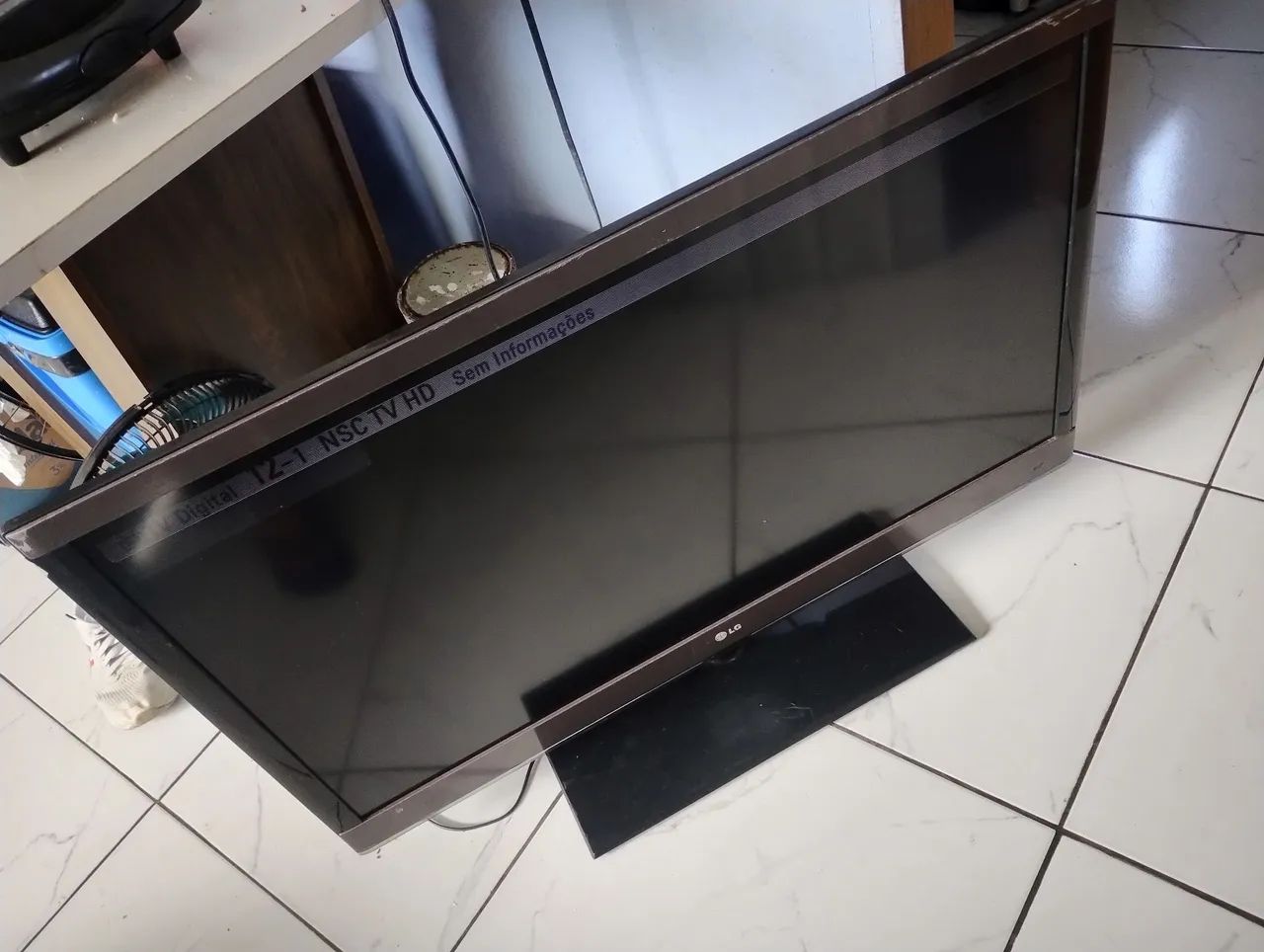 Tv LG 53pol led não é smart eu acho 