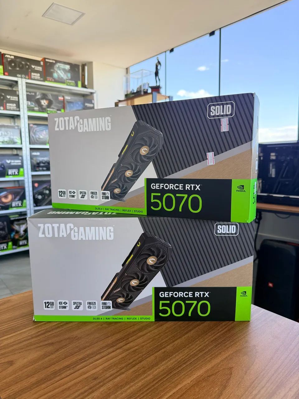 RTX 5070 ZOTAC SOLID 12GB  - Foto 2