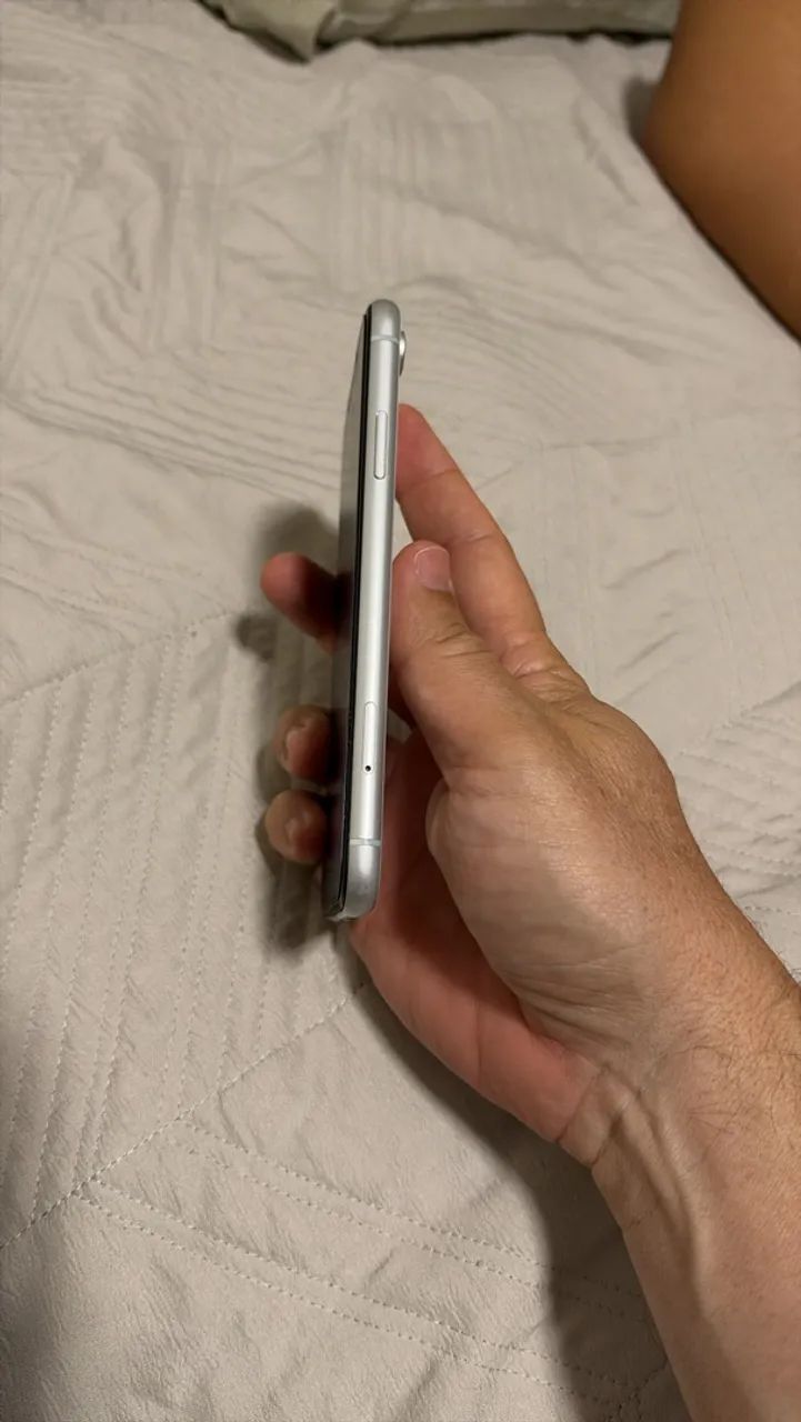 iPhone XR 64Gb Branco  - Foto 5